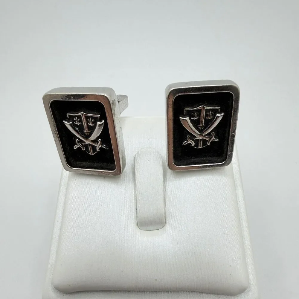 Men's Silver tone metal Swords‎ and Shield cuff links!